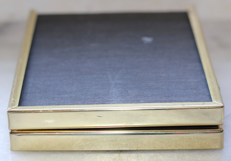 Miniaturbild: Preloved Folding Brass Picture Frame, Brass Frame