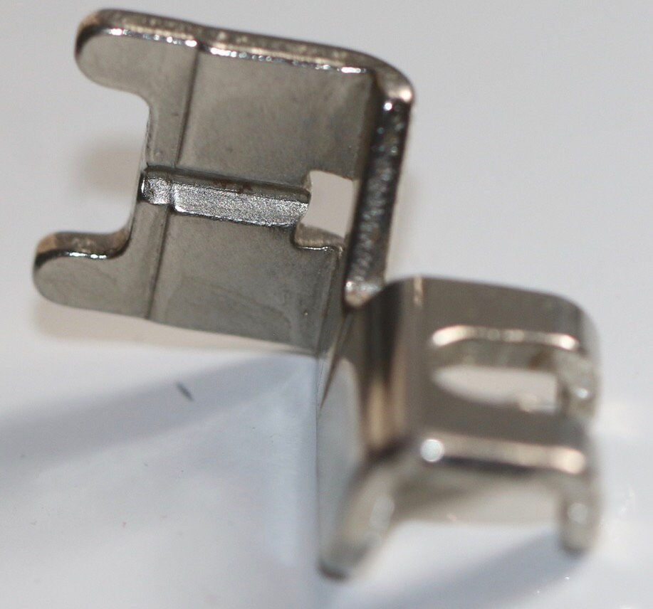 Miniatura: Preloved Simanco Singer sewing machine attachment. Singer Simanco 161613 Button