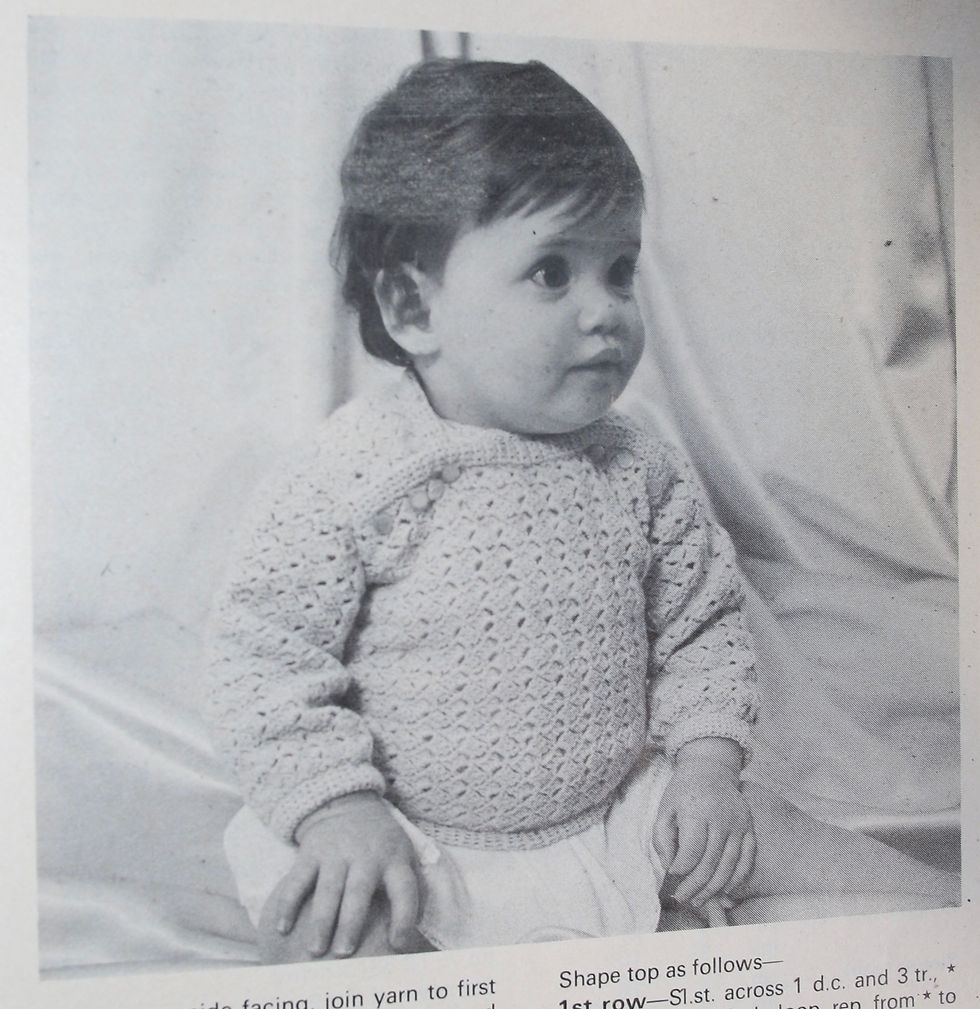 Miniatura: Patons Knitting Book R.34, Favourite Designs for Babies. Baby Knitting Book