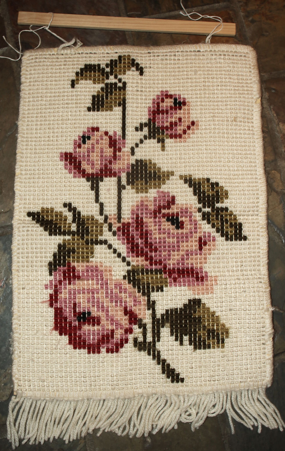 Miniature : Preloved Floral Rose Latch Hook Display Rug Wall Hanging