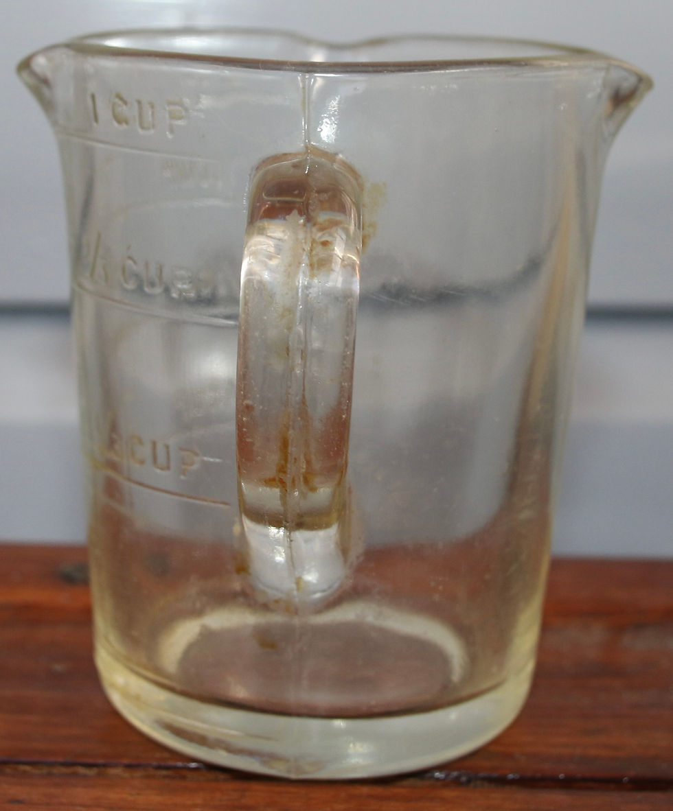 Μικρογραφία: Preloved Vintage glass measuring jug with three spouts
