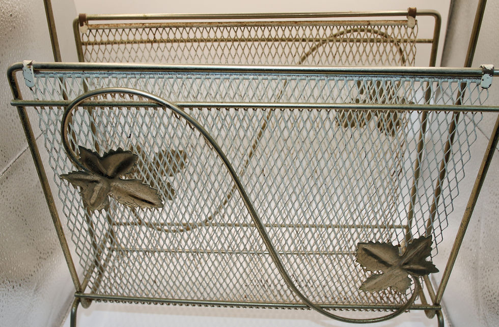 縮圖：Preloved Vintage metal magazine rack