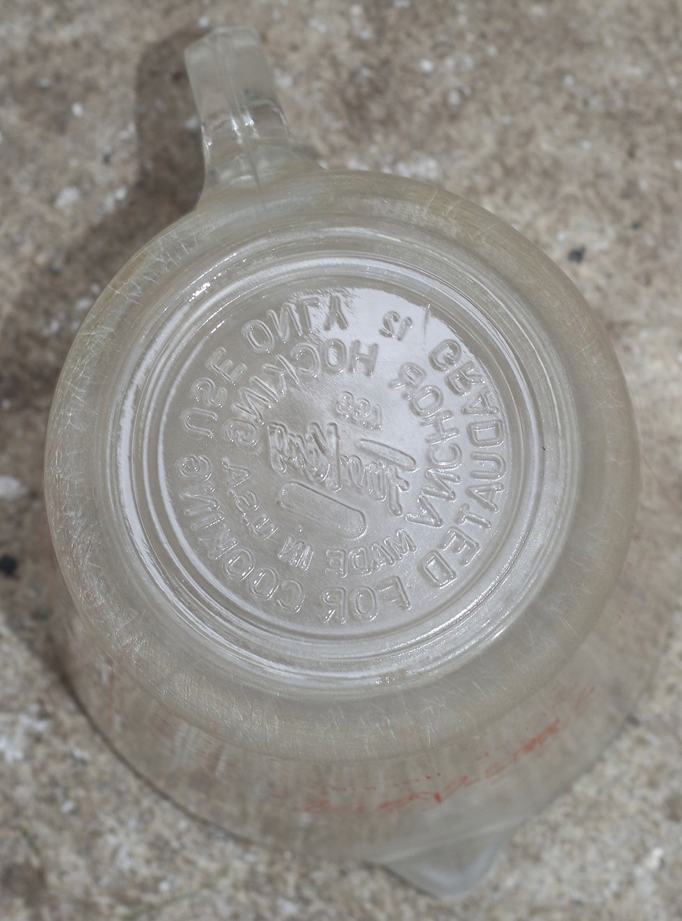 Miniatura: Preloved Vintage Glass Fire-King Anchor Hocking measuring jug with spout