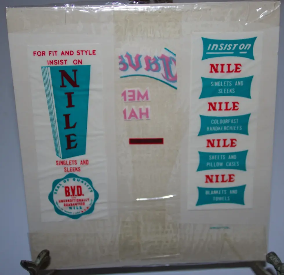 Miniatura: Preloved Vintage Cavalcade Mens Handkerchief - original packaging never opened