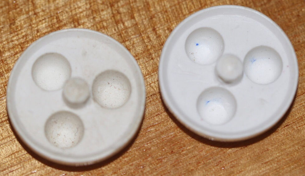Μικρογραφία: Pair of Vintage Buttons