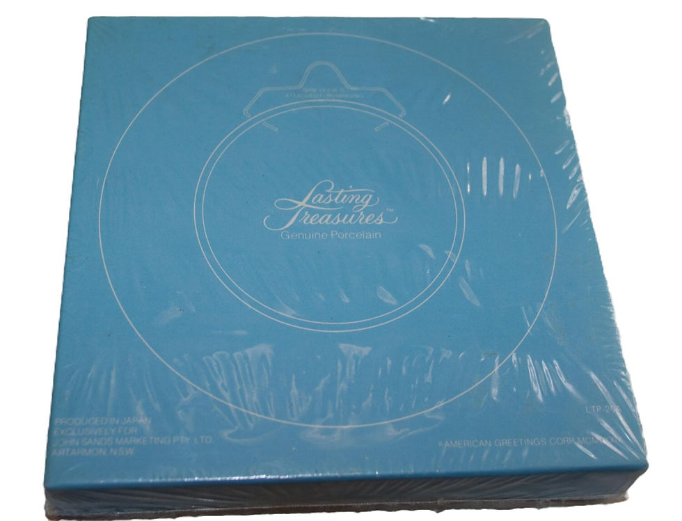 Миниатюра: Preloved Friendship display plate in its original box