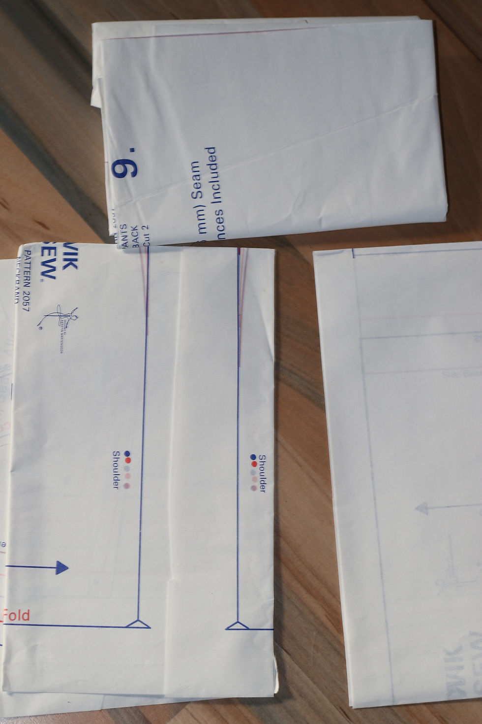 Miniatura: Preloved Kwik Sew by Kerstin Martensson Sewing Pattern 2057 tops and leggings