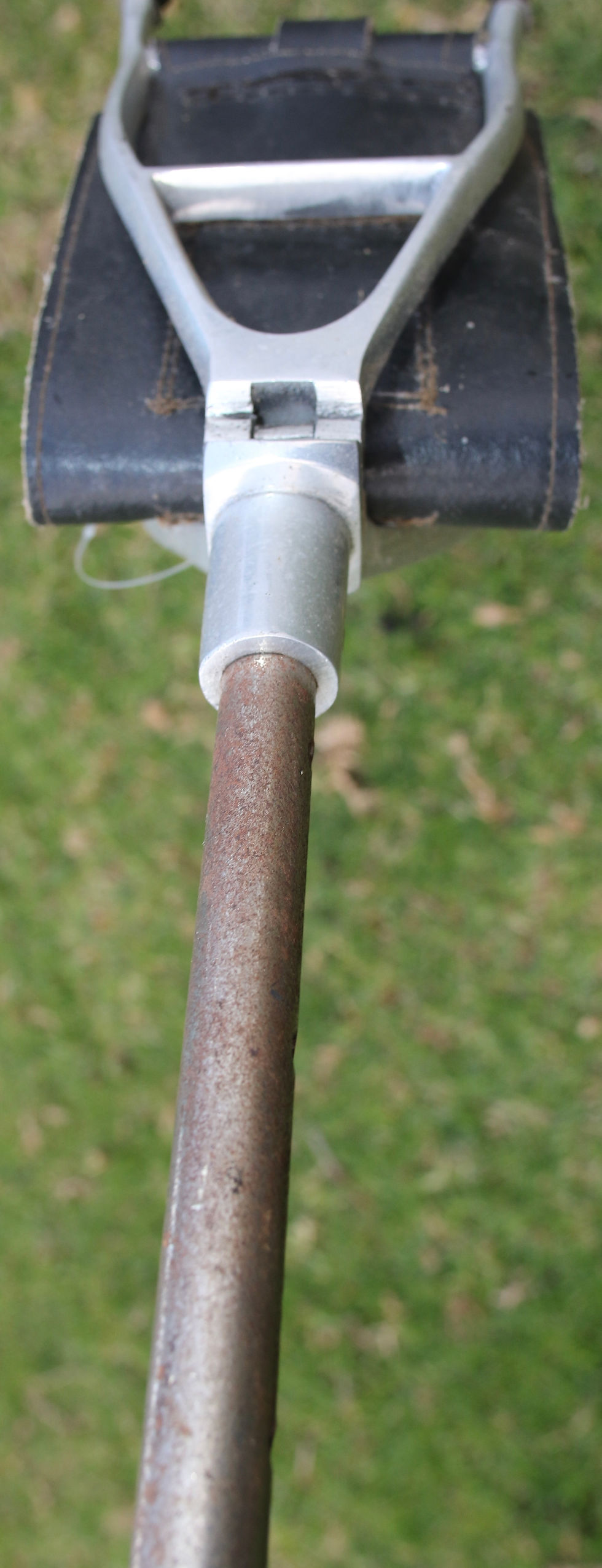 Μικρογραφία: Preloved Vintage Leather And Metal Shooting Stick, Vintage Hunting Stick