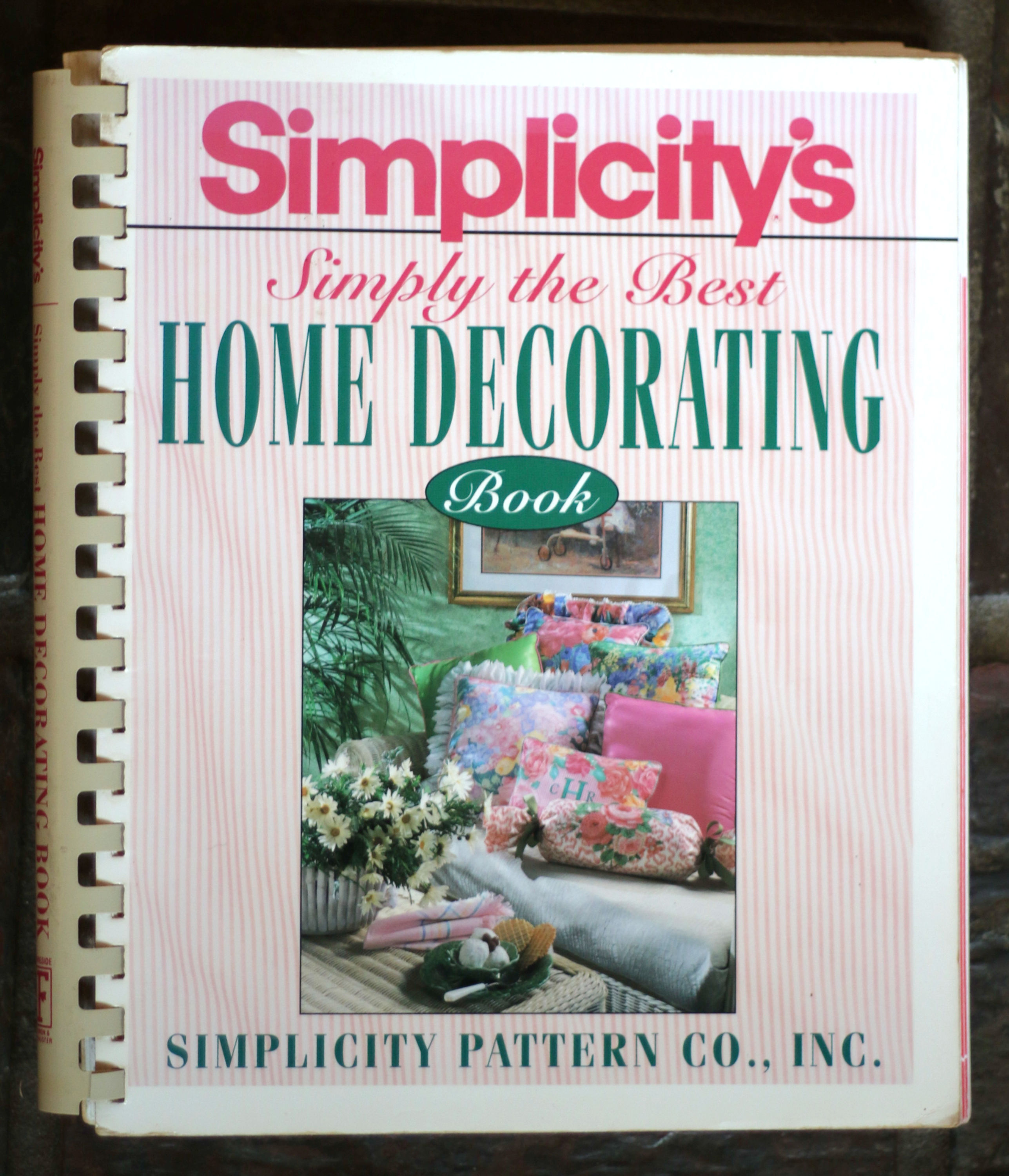 Preloved Simplicity's Simply The Best Home Decorating Book.