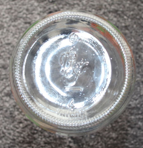 Miniaturbild: Preloved Glass Milk Bottle Cow on the Farm