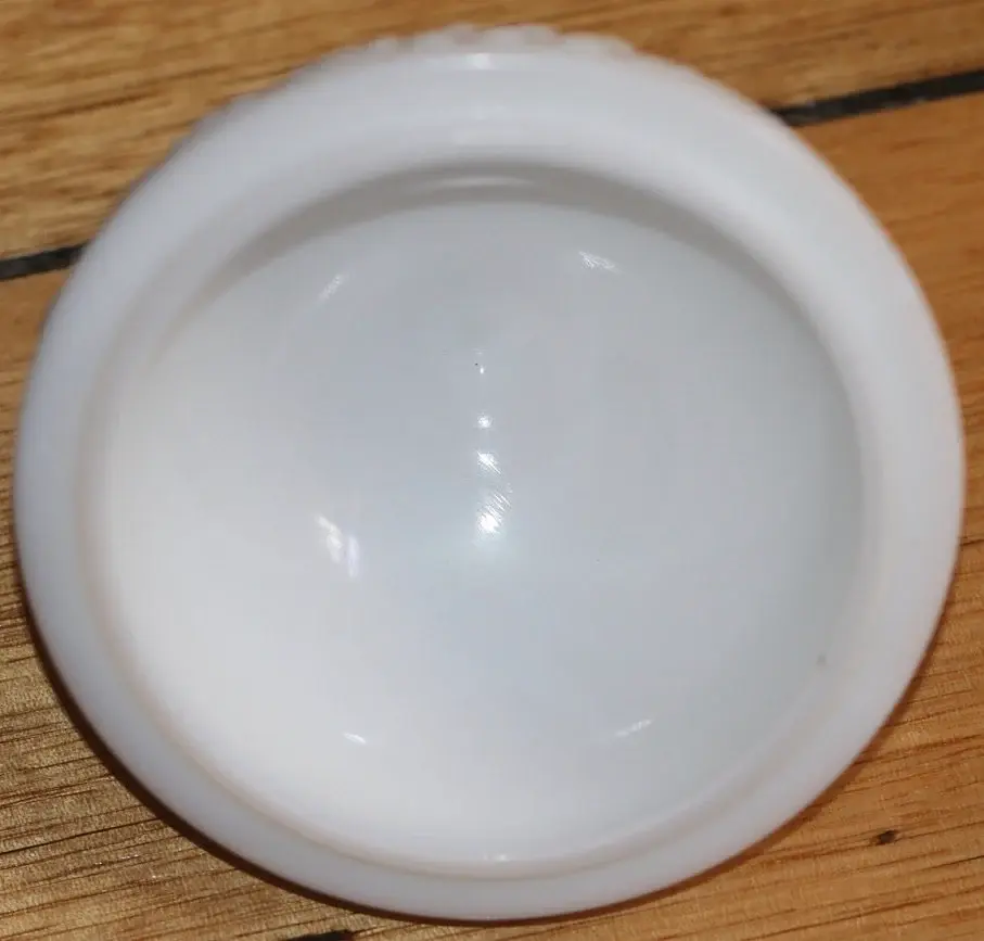 Miniature : Preloved Milk Glass Container