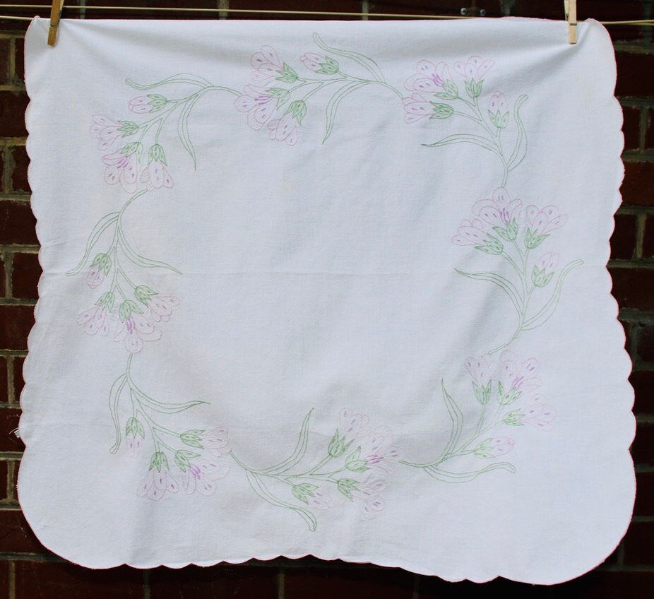 Miniatura: Preloved Embroidered Tablecloth, Floral Tablecloth