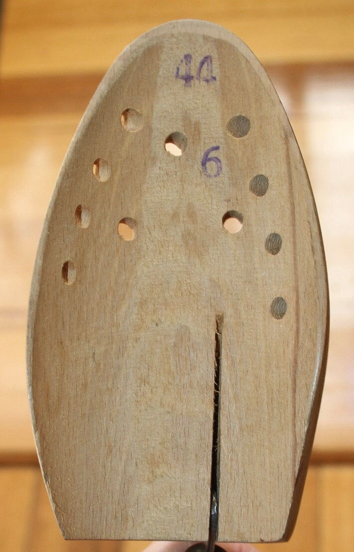 Miniaturbild: Preloved Wooden Shoe Tree Pair Size 44 6, Shoe Stretchers