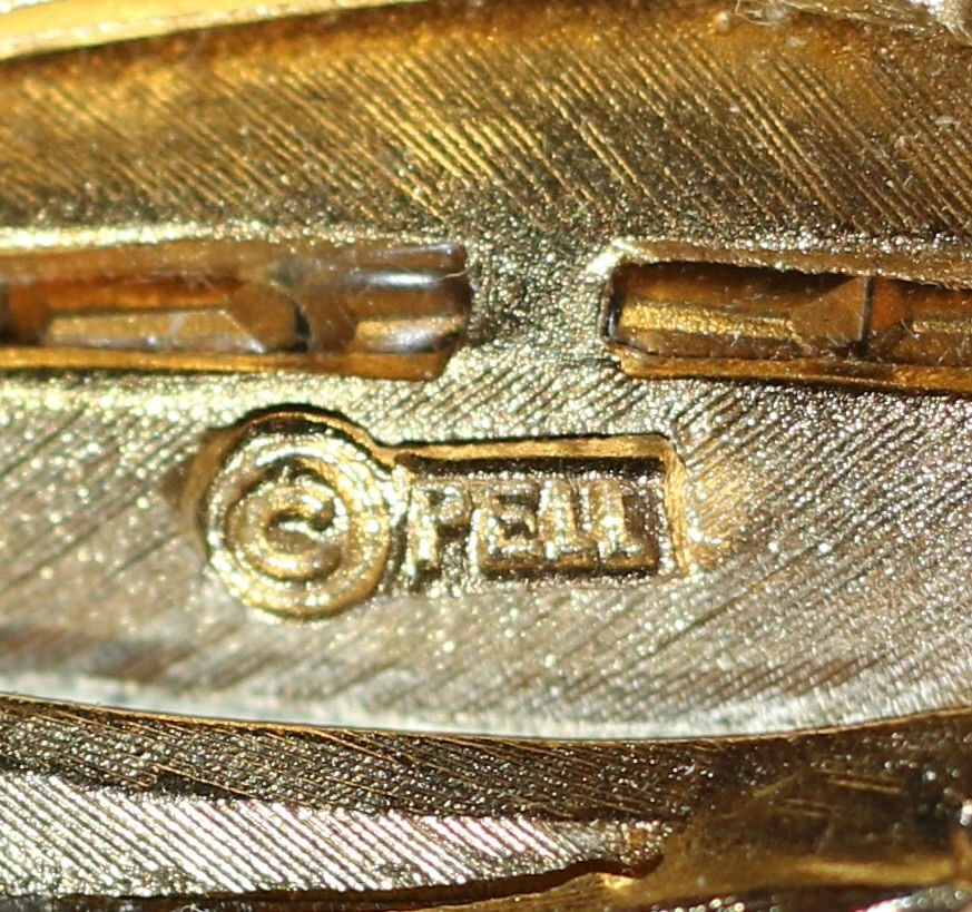 Μικρογραφία: Preloved Vintage Metal PELL Leaf Brooch