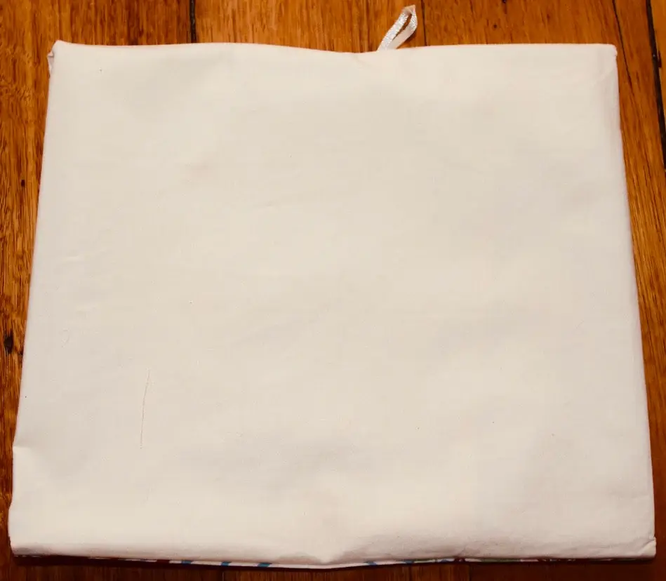Miniatura: Preloved Fabric Scone Holder, Bun Warmer
