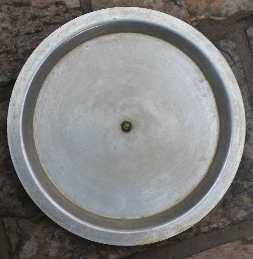 Thumbnail: Preloved Vintage retro Hills Casserole Dish with lid