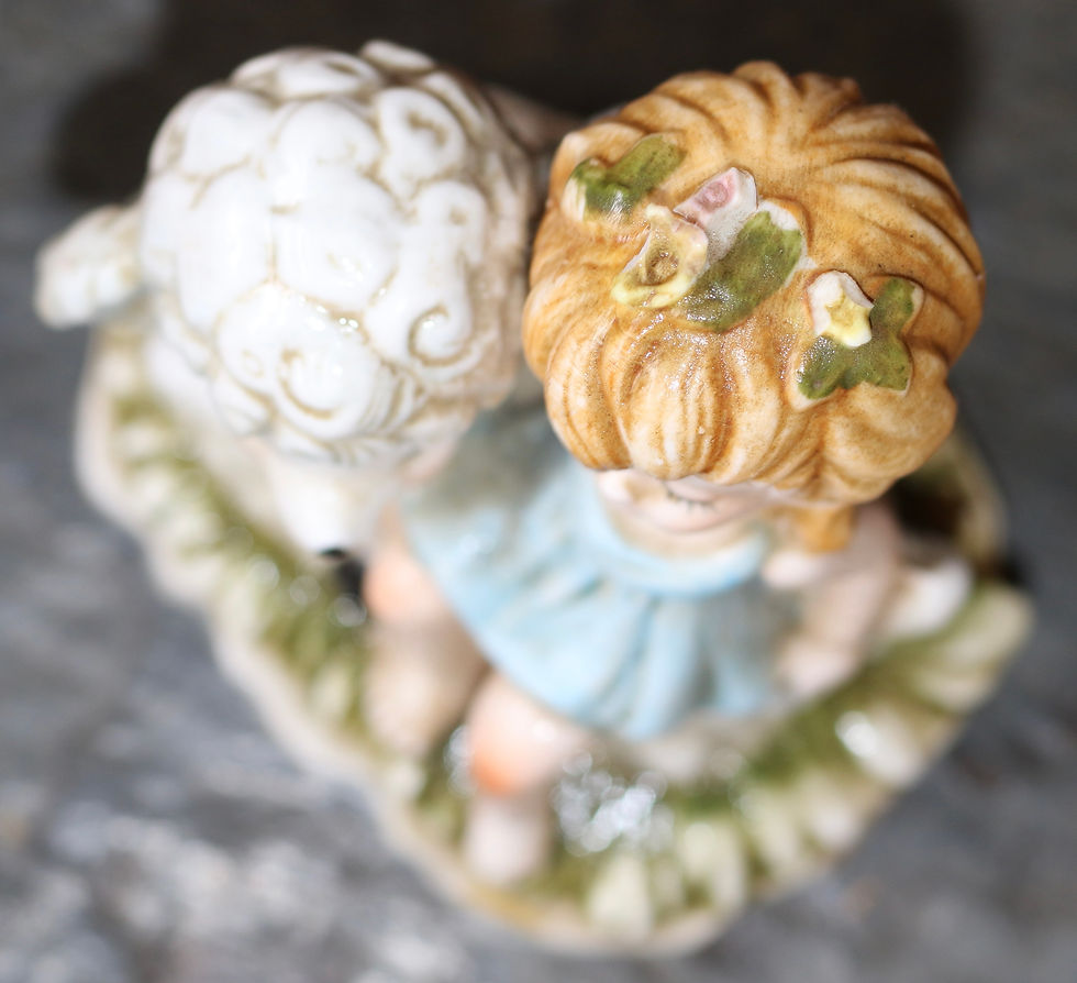 Miniaturbild: Preloved Carl Scheidig "Girl with Lamb" (or Mädchen mit Lamm) porcelain figurine