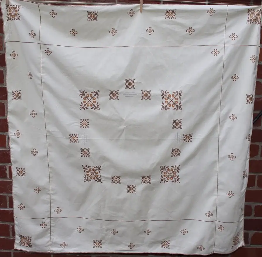 Μικρογραφία: Preloved Square Stitched Floral Tablecloth with napkins