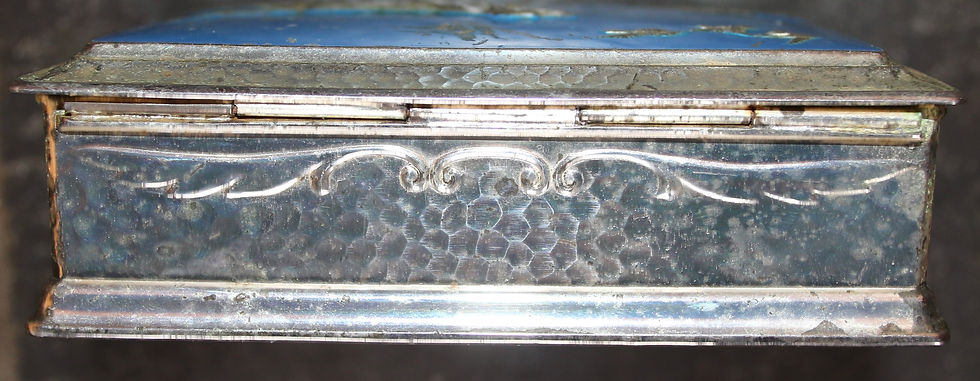 Miniatura: Preloved Vintage Metal Dog Box with Pointer Dog, Hunting Dog Box