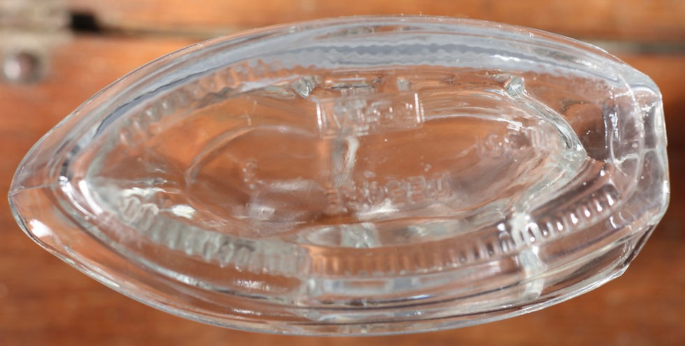 Miniatura: Preloved Sailboat-shaped glass bottle
