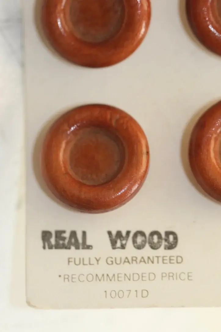 Μικρογραφία: Vintage Beutron  buttons on original packaging