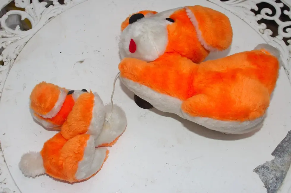 Miniaturbild: Preloved Dog and Puppy Musical Pull Toys , Kitsch Musical Plush Toys