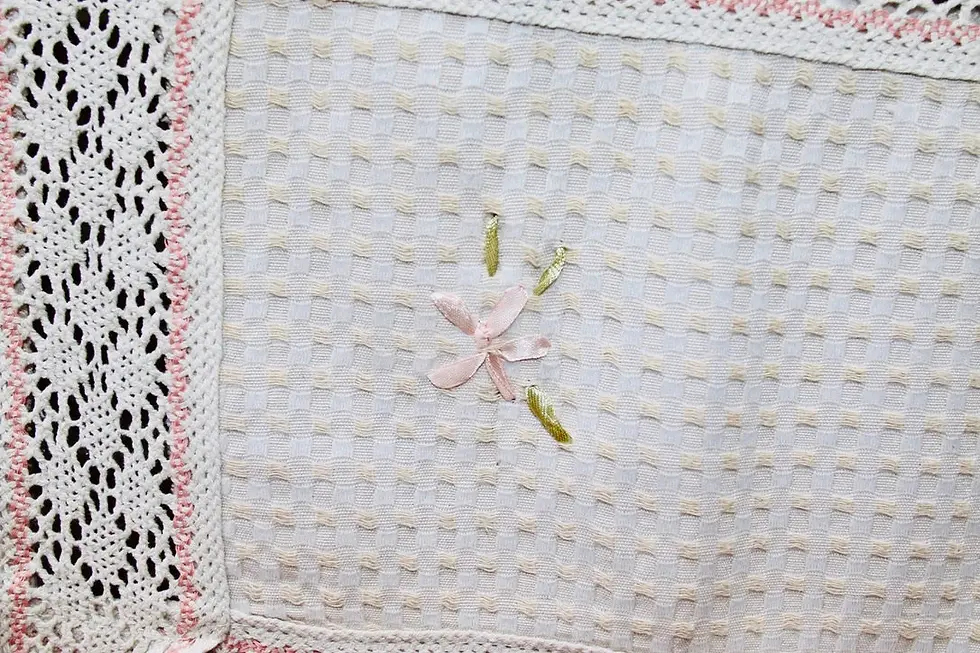 Miniatura: Preloved Rectangular ribbon flowers tablecloth, Floral Tablecloth