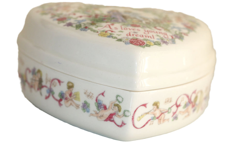 Миниатюра: Preloved Heart Ceramic Trinket Box, Wedgwood Valentine's Day 1981