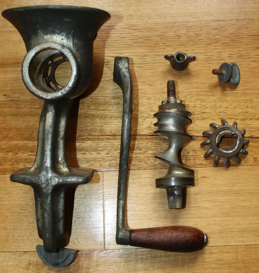 Miniatura: Preloved Antique metal meat mincer, Major grinder. Major Mincer.