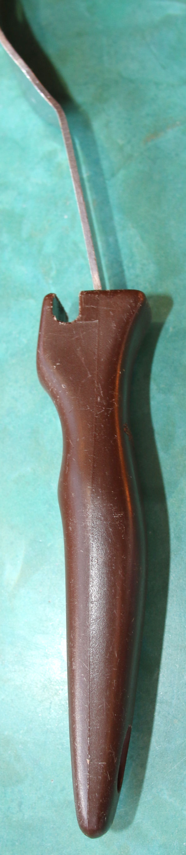 Miniatura: Preloved Vintage Plastic-Handled Prestige Carving Fork with serrated fork prongs