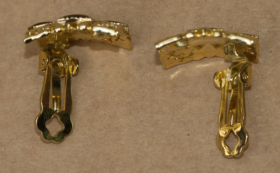 Миниатюра: Preloved Clip on metal and enamel earrings