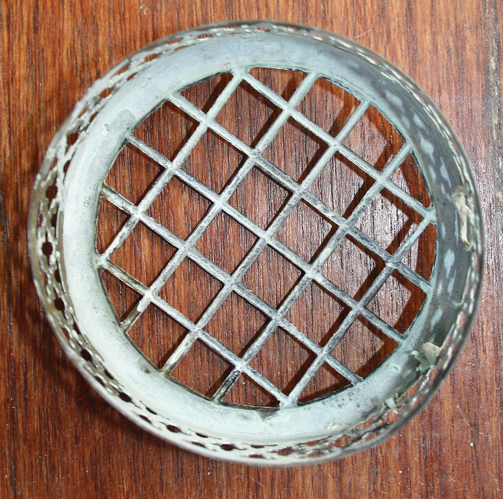 Miniaturbild: Preloved Brass pot pourri bowl with mesh lid