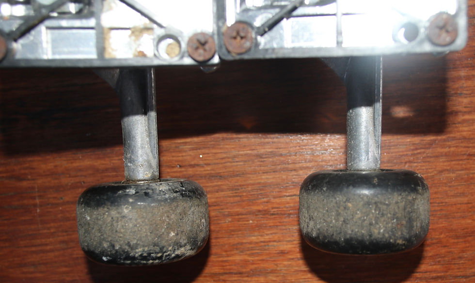 Miniatura: Preloved Vintage Hot Wheels Skateboard Wheels