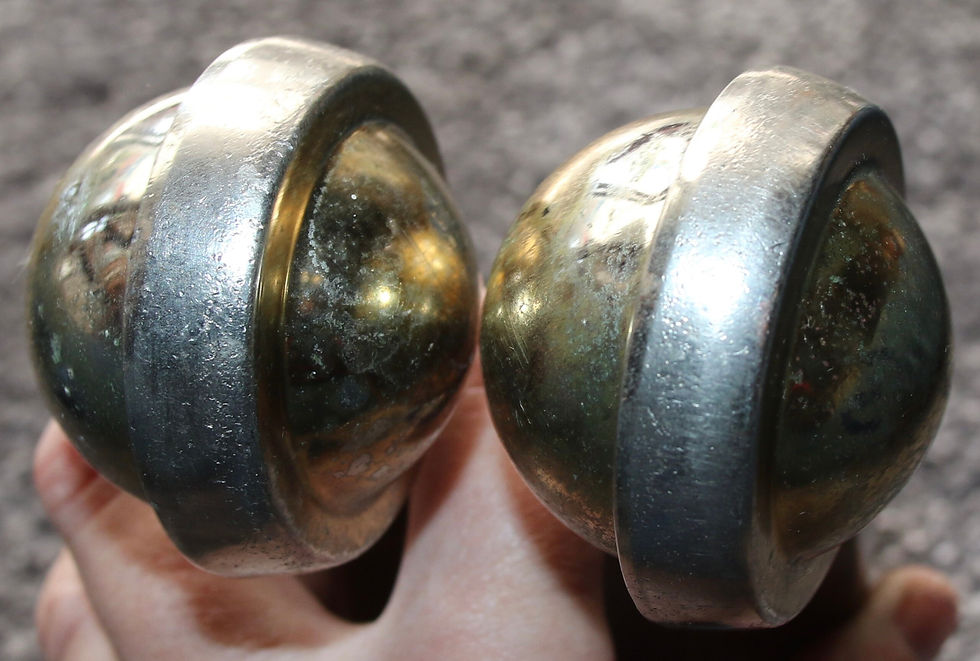 Miniatura: Preloved Pair of wooden furniture legs on metal Shepherd castor wheels