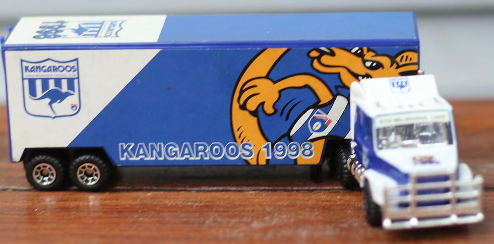 Miniatura: Preloved Vintage 1998 Matchbox AFL Kangaroo Truck and Trailer Diecast Vehicle