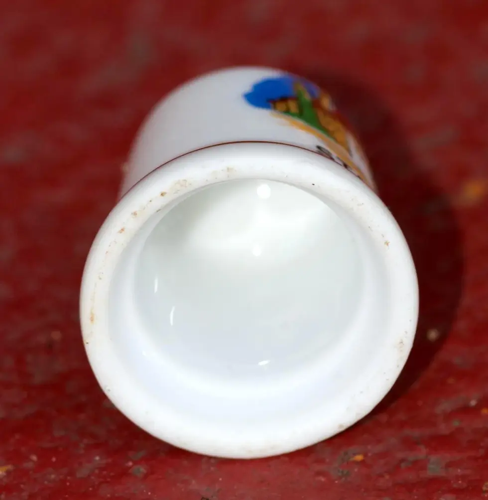 Μικρογραφία: Preloved Souvenir Ceramic Thimble - Stanley Tasmania