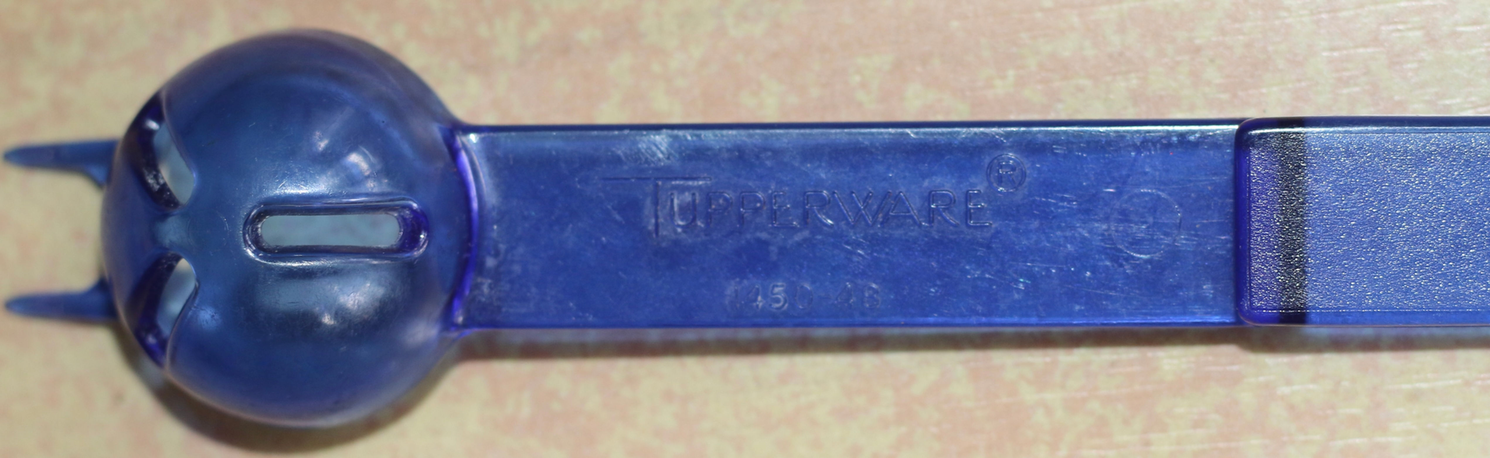 Preloved vintage Tupperware Olive Picker / Pickle Fork Scoop Utensil