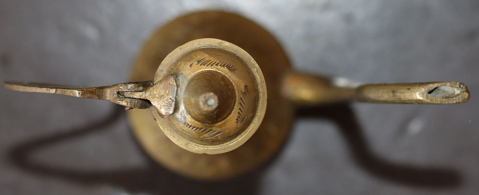 Miniaturbild: Preloved Vintage engraved brass surahi or ewer