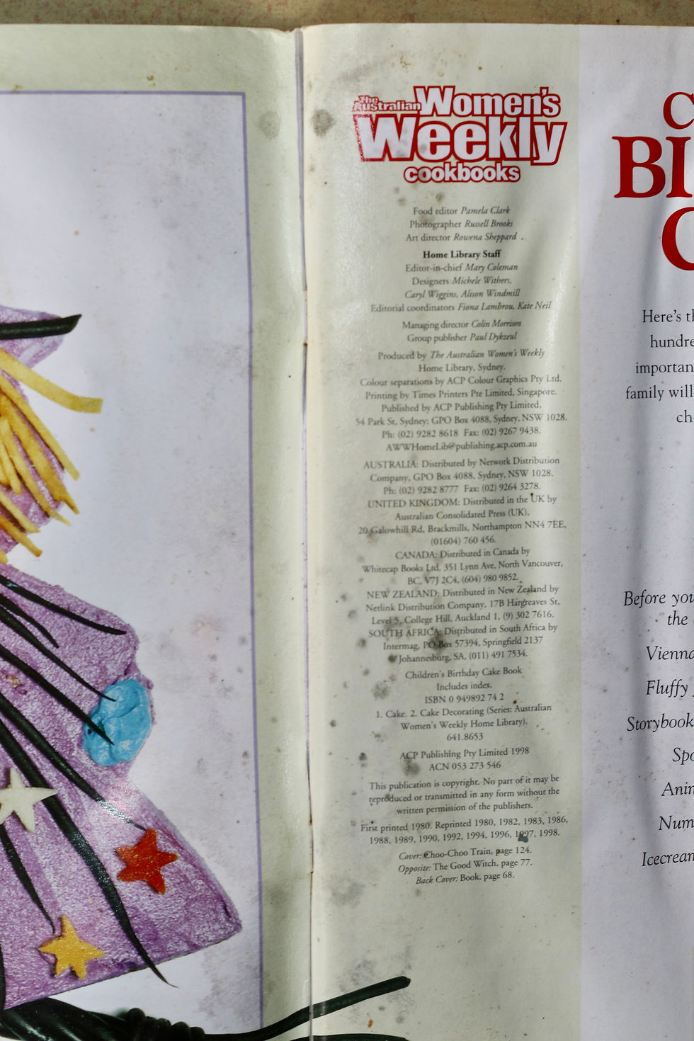 Thumbnail: Vintage The Australian Women's Weekly Children's Birthday Cake Cook Book