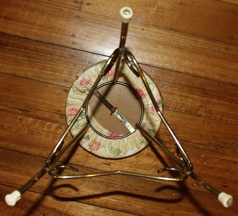 Миниатюра: Preloved Gold coloured retro metal stool