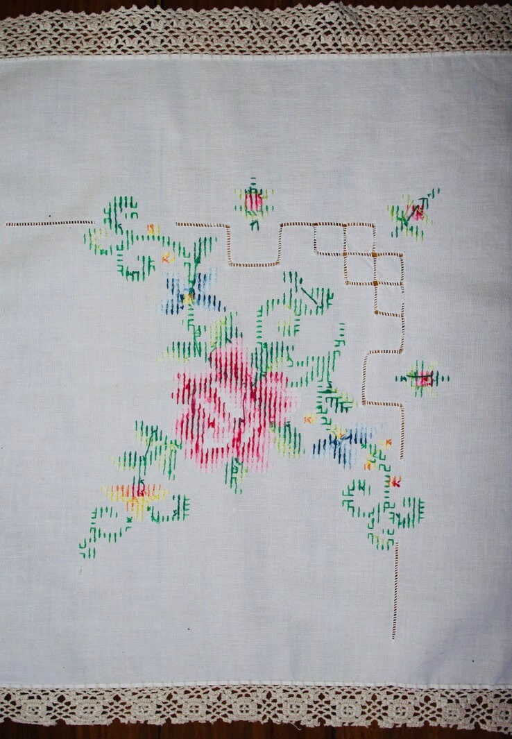 縮圖：Preloved Set of four embroidered napkins