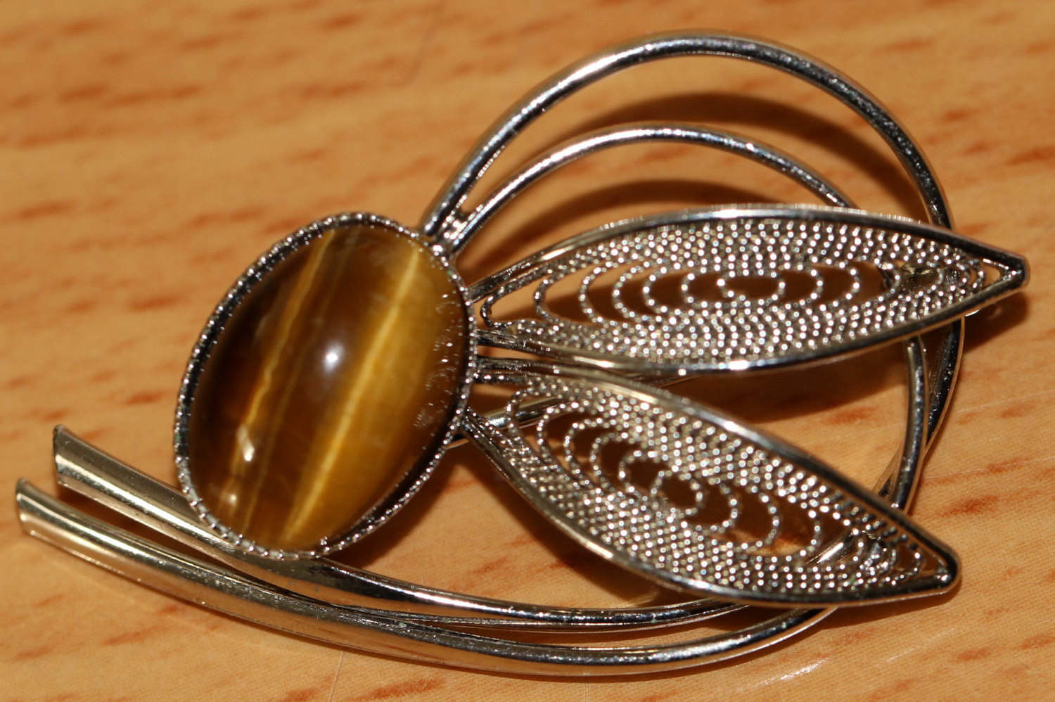 Preloved Vintage Silver-Coloured Filigree Brooch