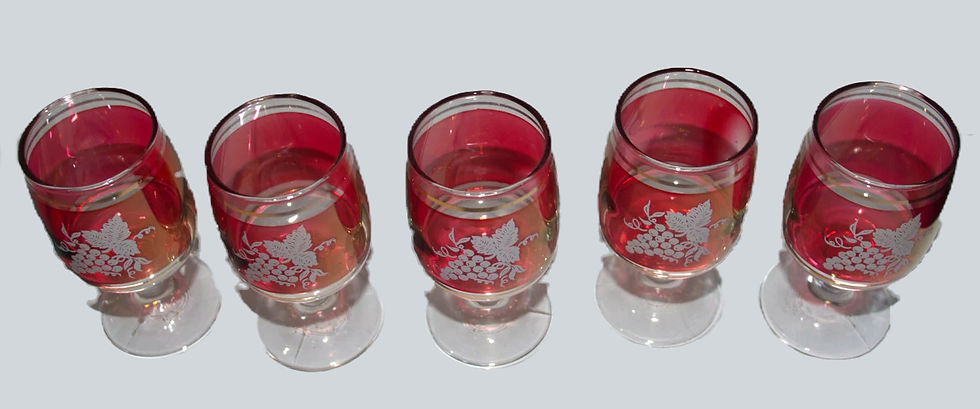 縮圖：Preloved Vintage Glass decanter and five glasses