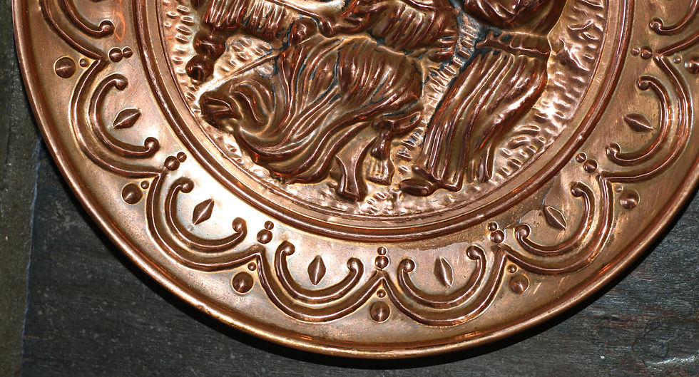 Μικρογραφία: Preloved Vintage Embossed Brass Wall Plate, Cottage Scene Display Plate