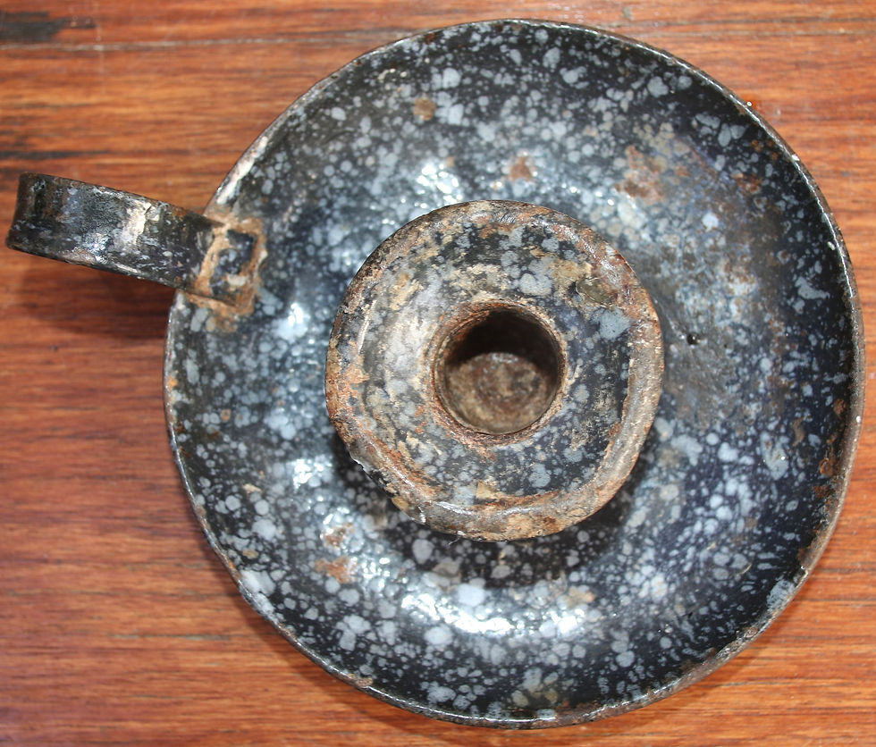 縮圖：Preloved Metal Wee Willy Winky Candle Holder, Rustic Candle Holder