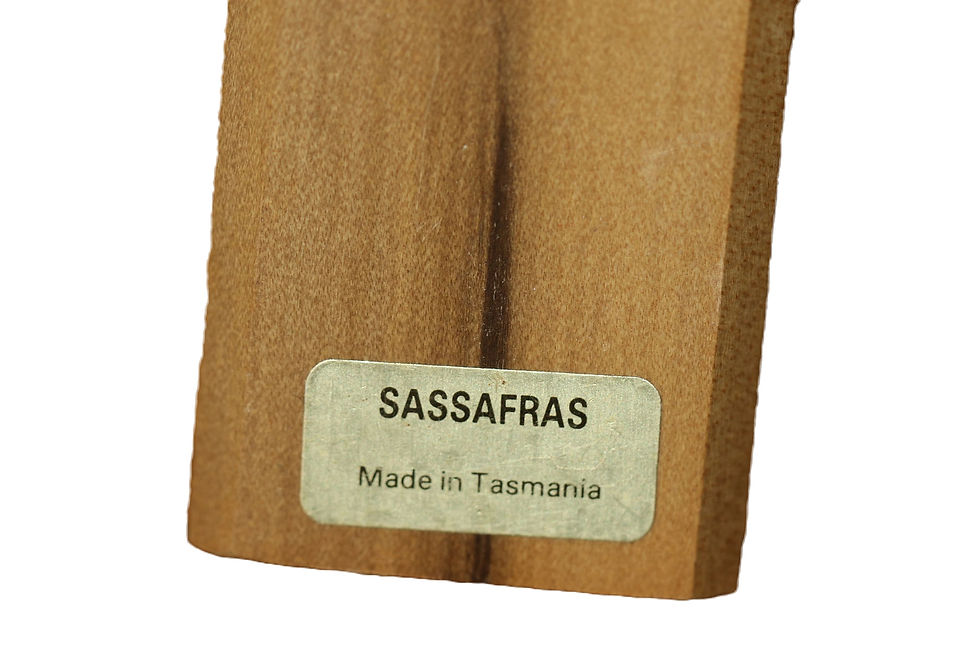 Miniaturbild: Preloved Wooden Salt and Pepper Shakers, Sassafras Shakers