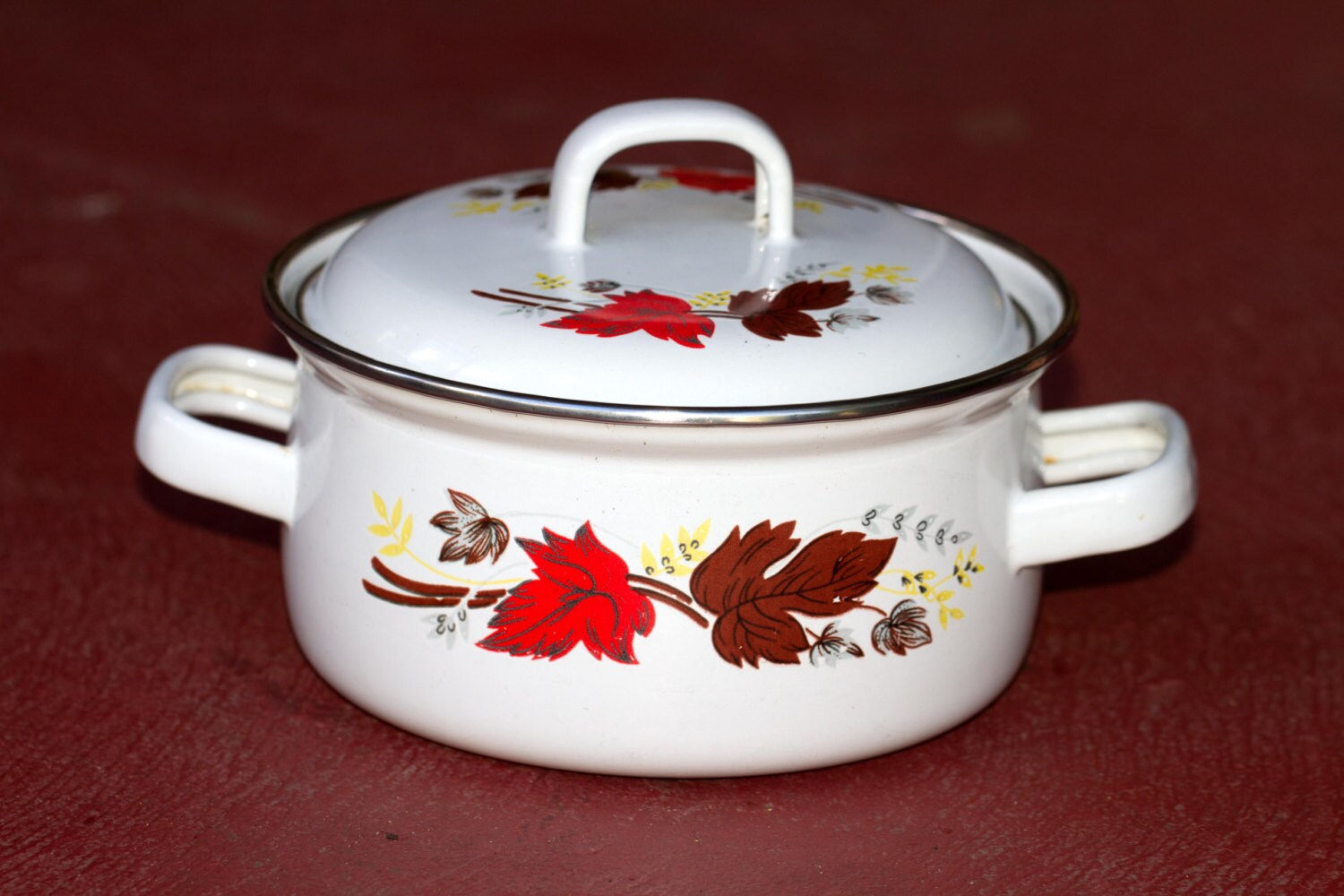 Preloved Enamelware Casserole Dish , Autumn LeavesCasserole Dish