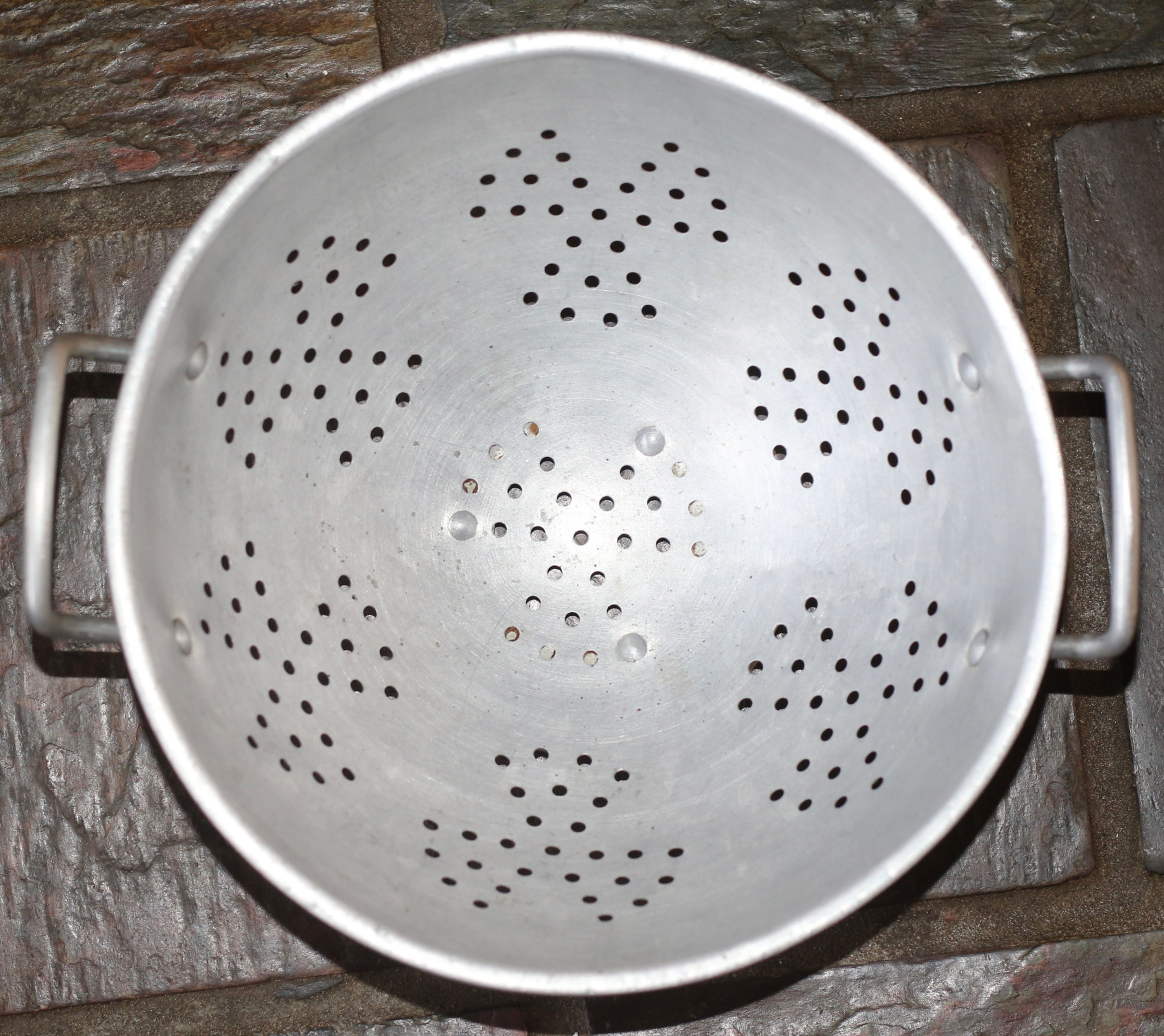 Preloved Vintage Metal Colander, Farmhouse Colander, Metal Drainer