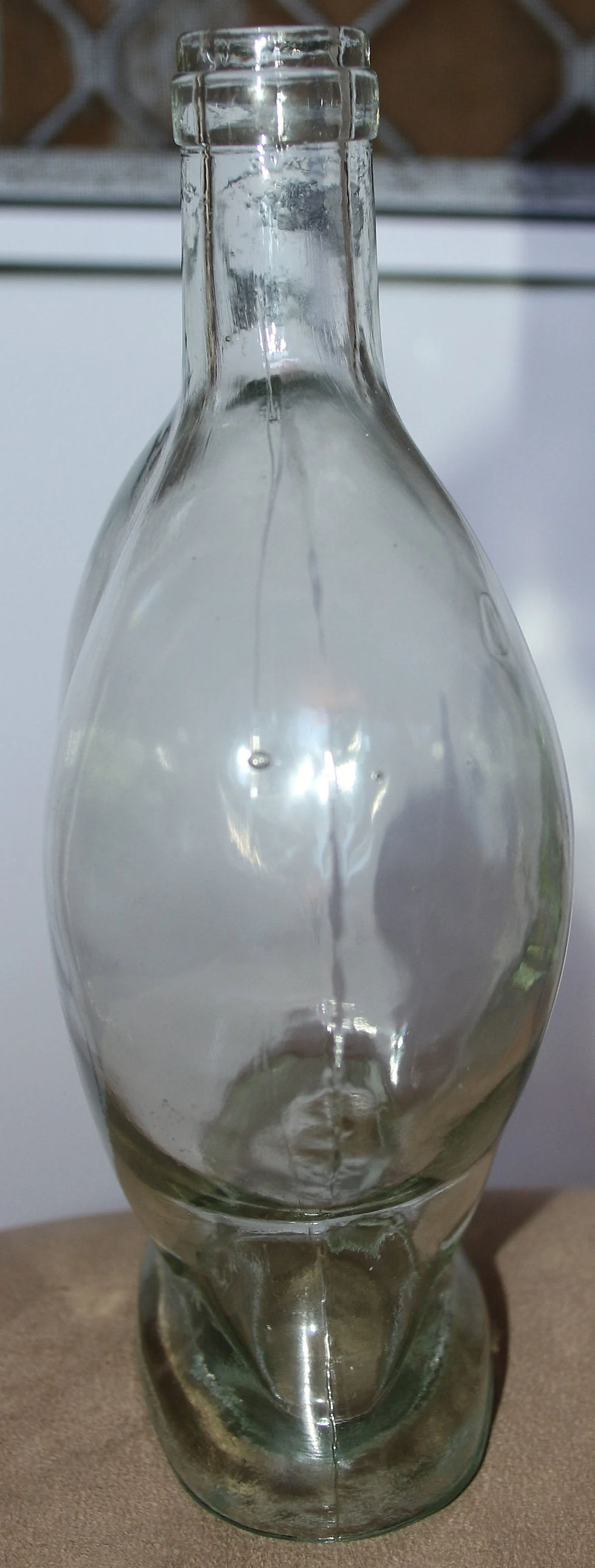 Миниатюра: Preloved Vintage Love Heart Glass Bottle