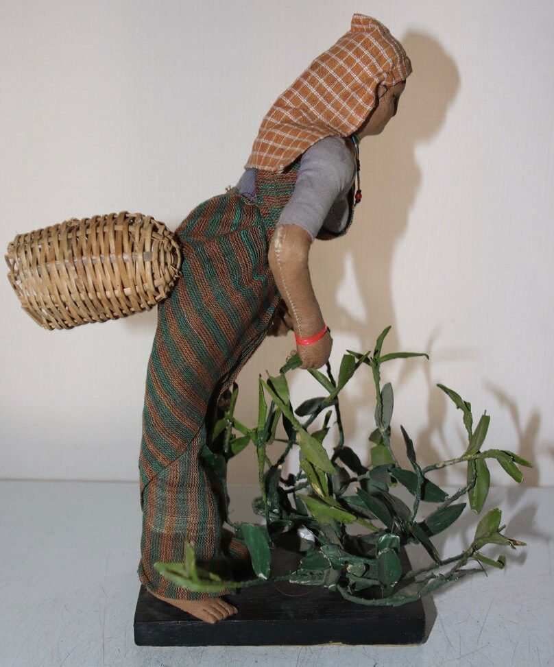 Miniature : Preloved Vintage Peasant Working In The Field Doll